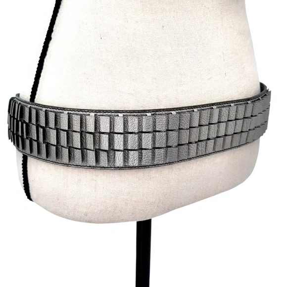 BURBERRY GUNMETAL PEWTER LEATHER WIDE WAIST BELT WITH PLEATED RUFFLES - Picture 5 of 16